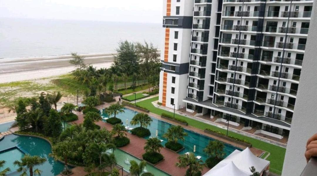 Timurbay Seafront Residence By Hardinahomes Куантан Екстериор снимка